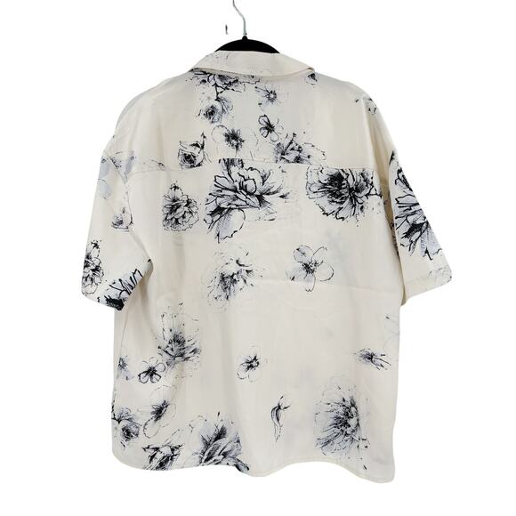 2/$30 EXPRESS Top Size M NEW $64 Blouse Cream Blue Floral Collared Button Up - Picture 5 of 6